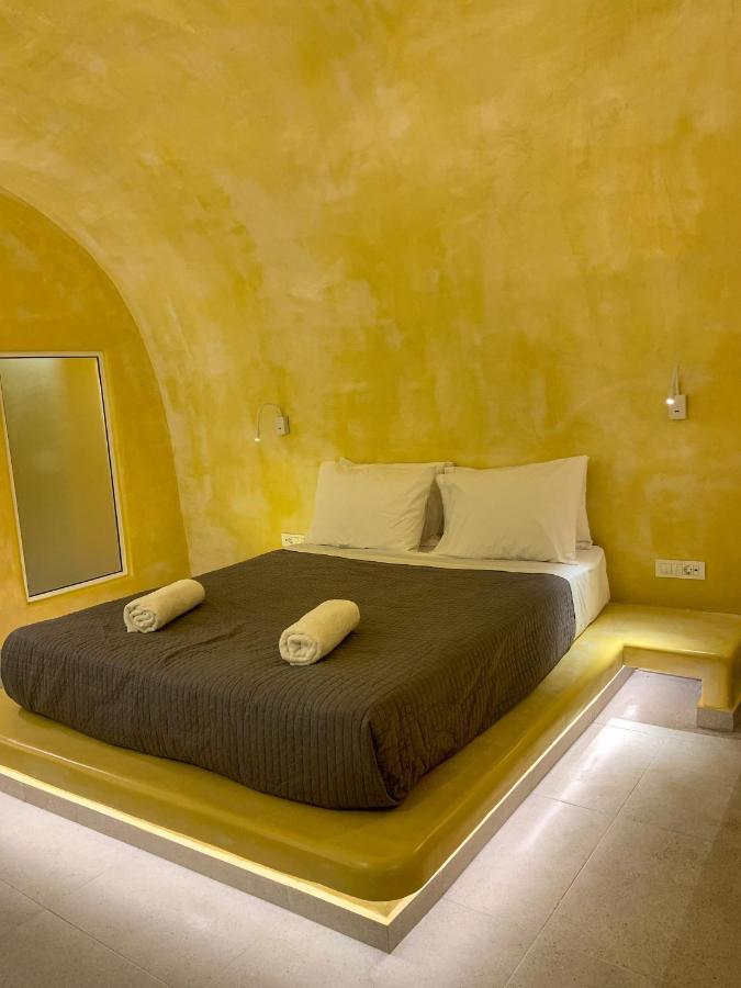 M Residence Santorini Conelia Cave Fira  Exterior photo